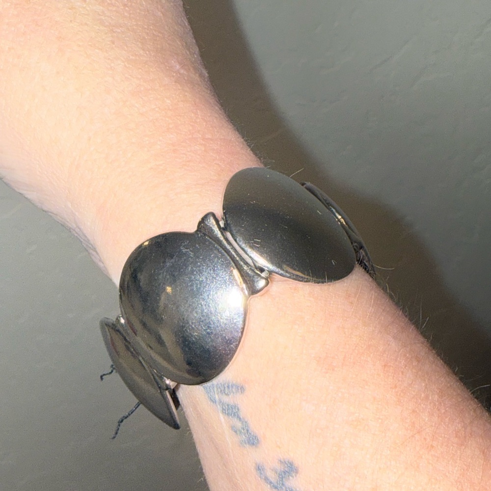 Modernist Large Oval Link Stretch Bracelet - Silver Tone - Picture 2 of 8